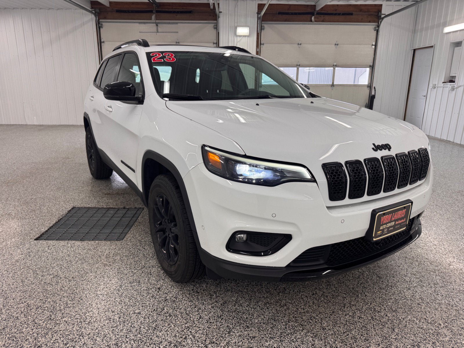 2023 Jeep Cherokee Altitude Lux