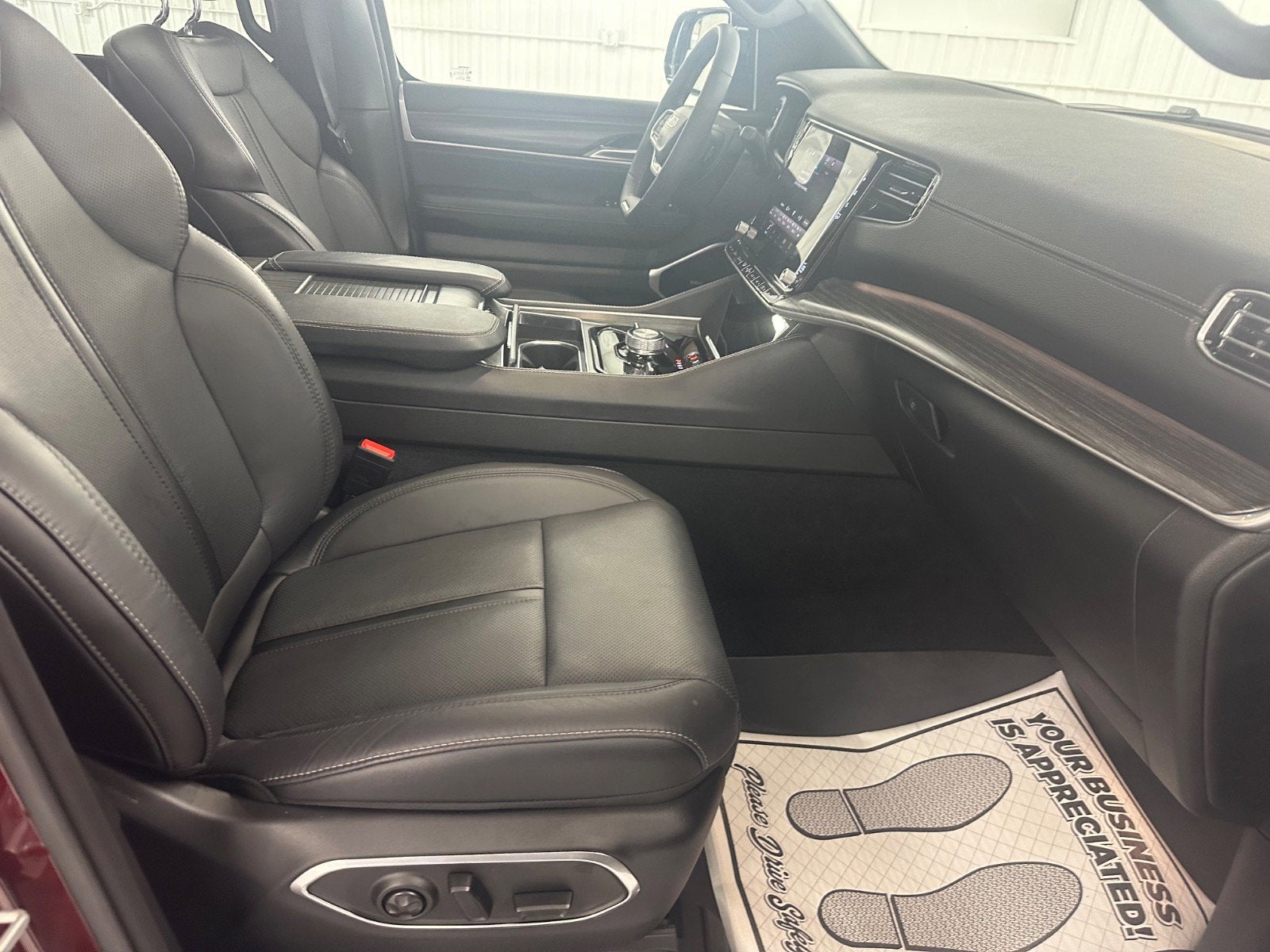 2024 Jeep Wagoneer L Series III