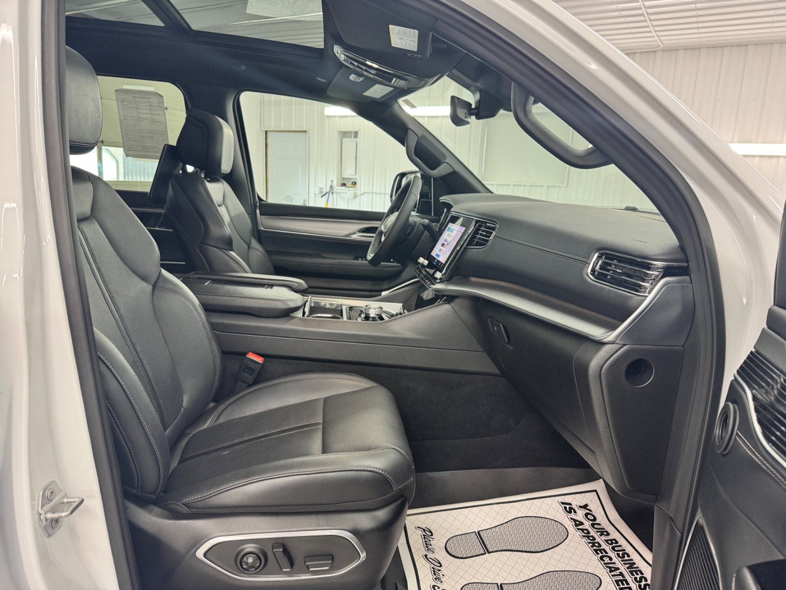 2024 Jeep Wagoneer Series II Carbide