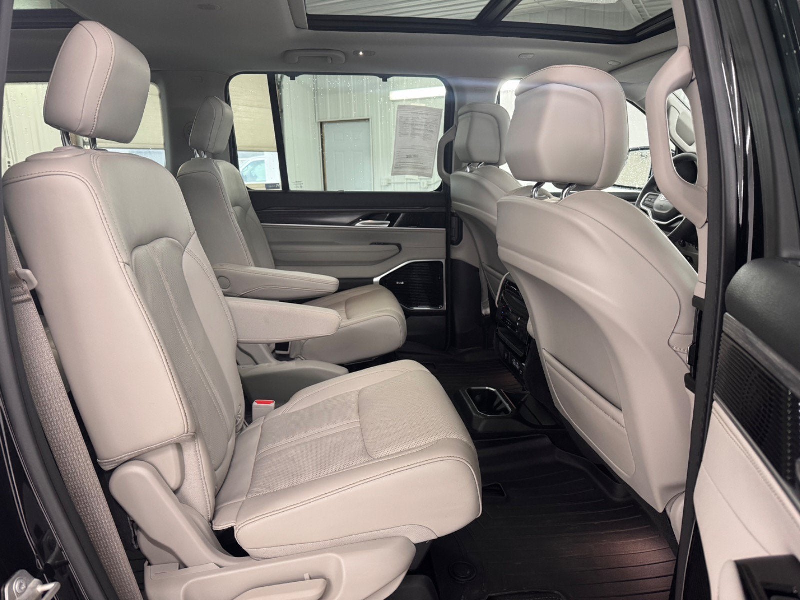 2023 Jeep Wagoneer Series III