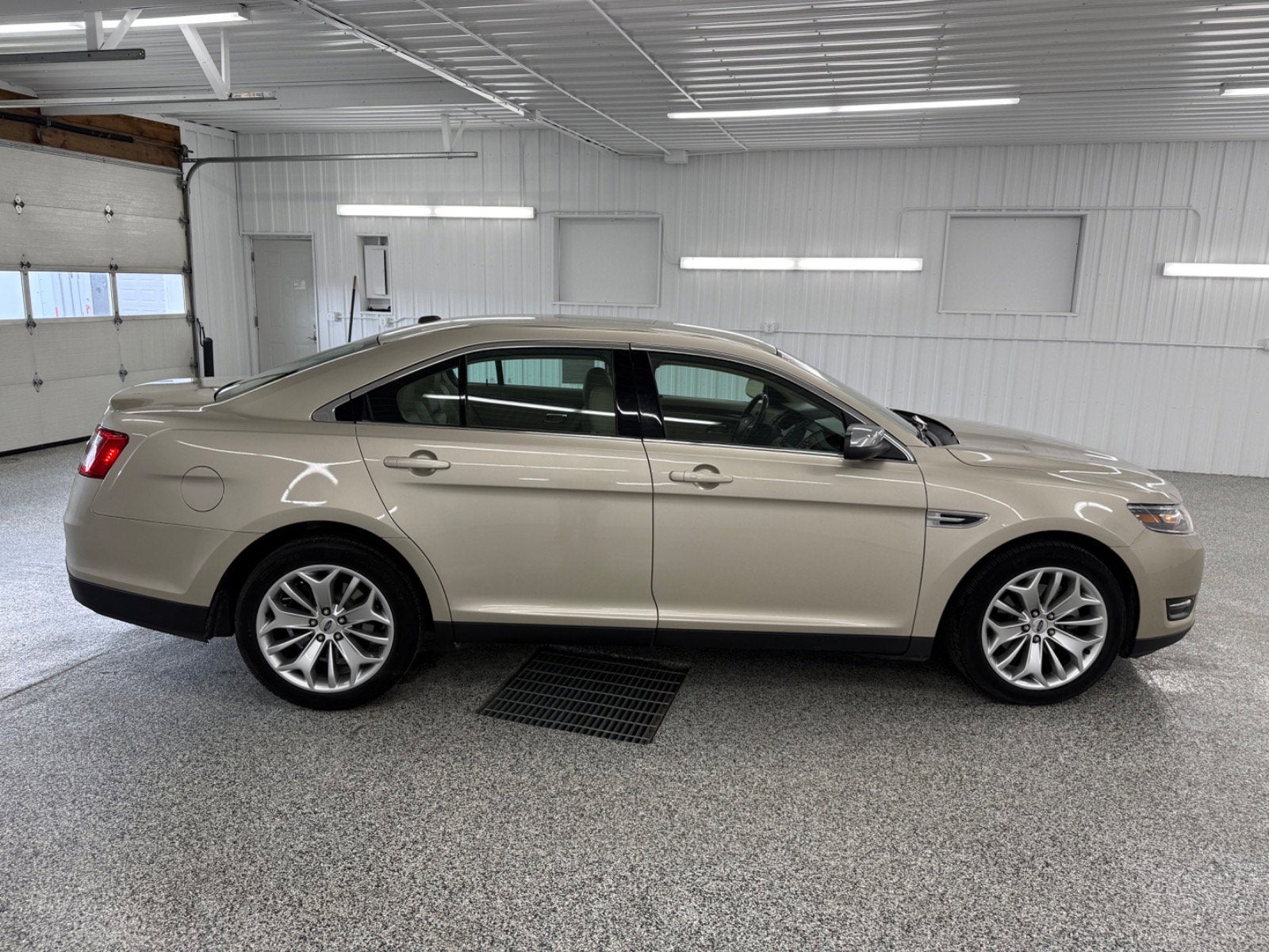 2018 Ford Taurus Limited