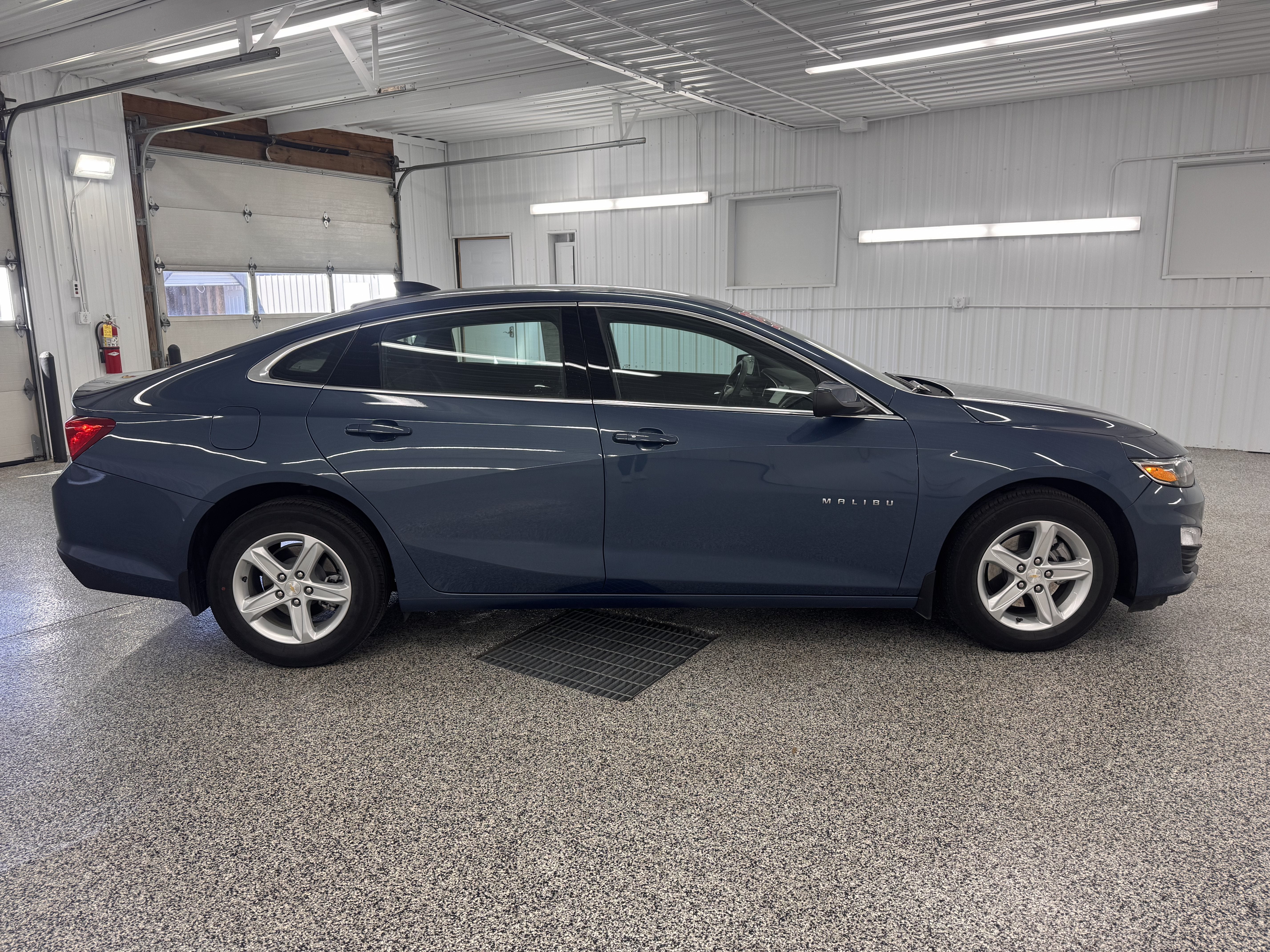 2025 Chevrolet Malibu LS