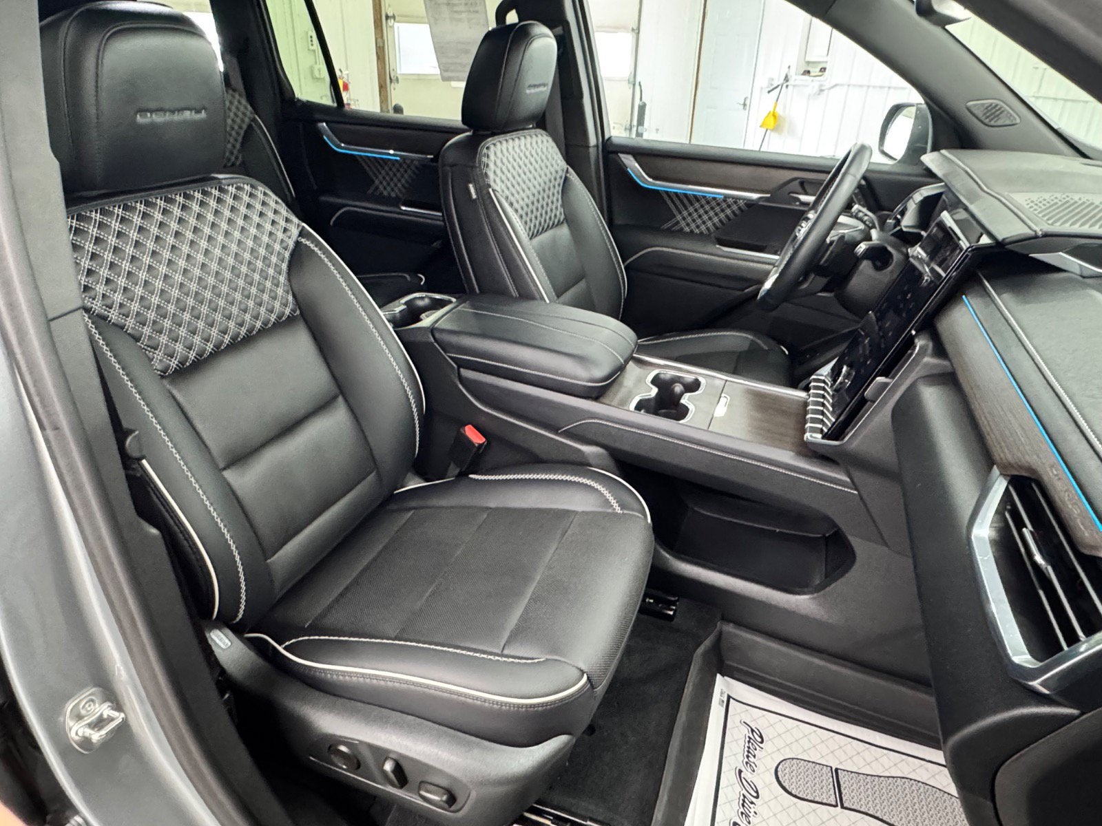 2024 GMC Acadia AWD Denali