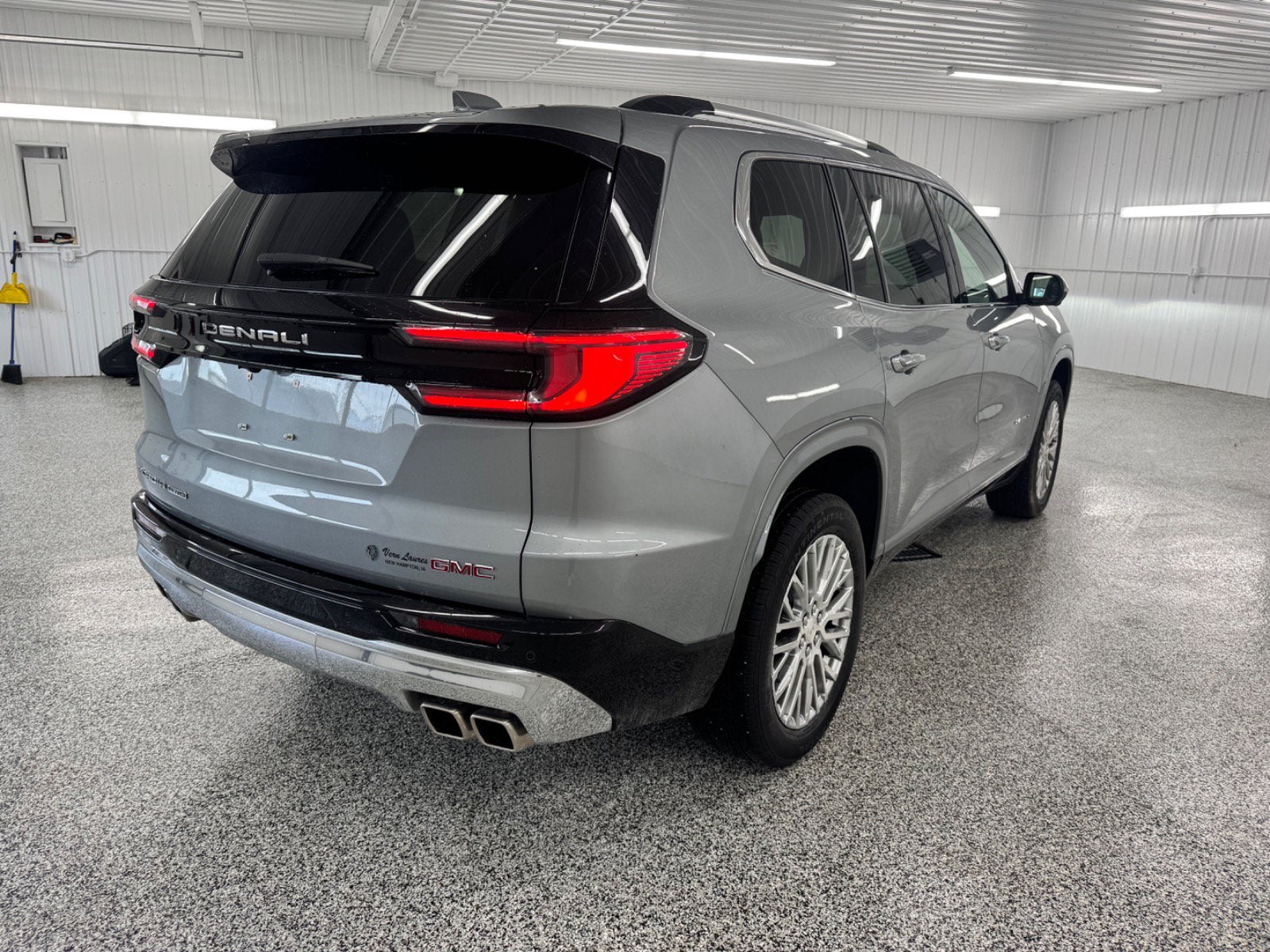 2024 GMC Acadia AWD Denali