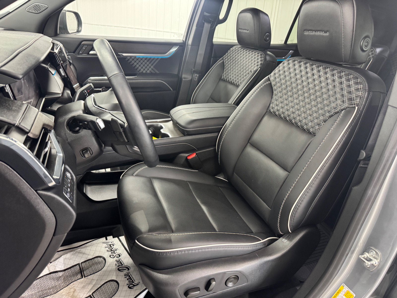 2024 GMC Acadia AWD Denali