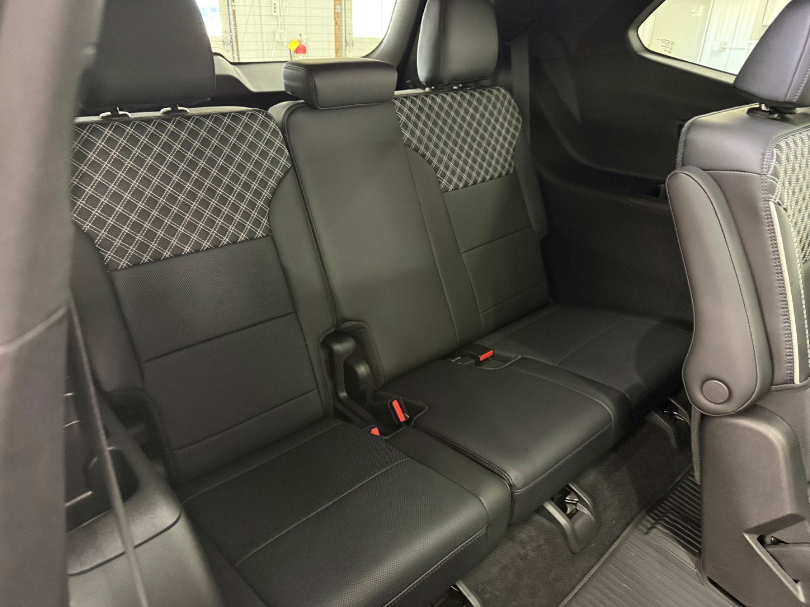 2025 GMC Acadia AWD Denali