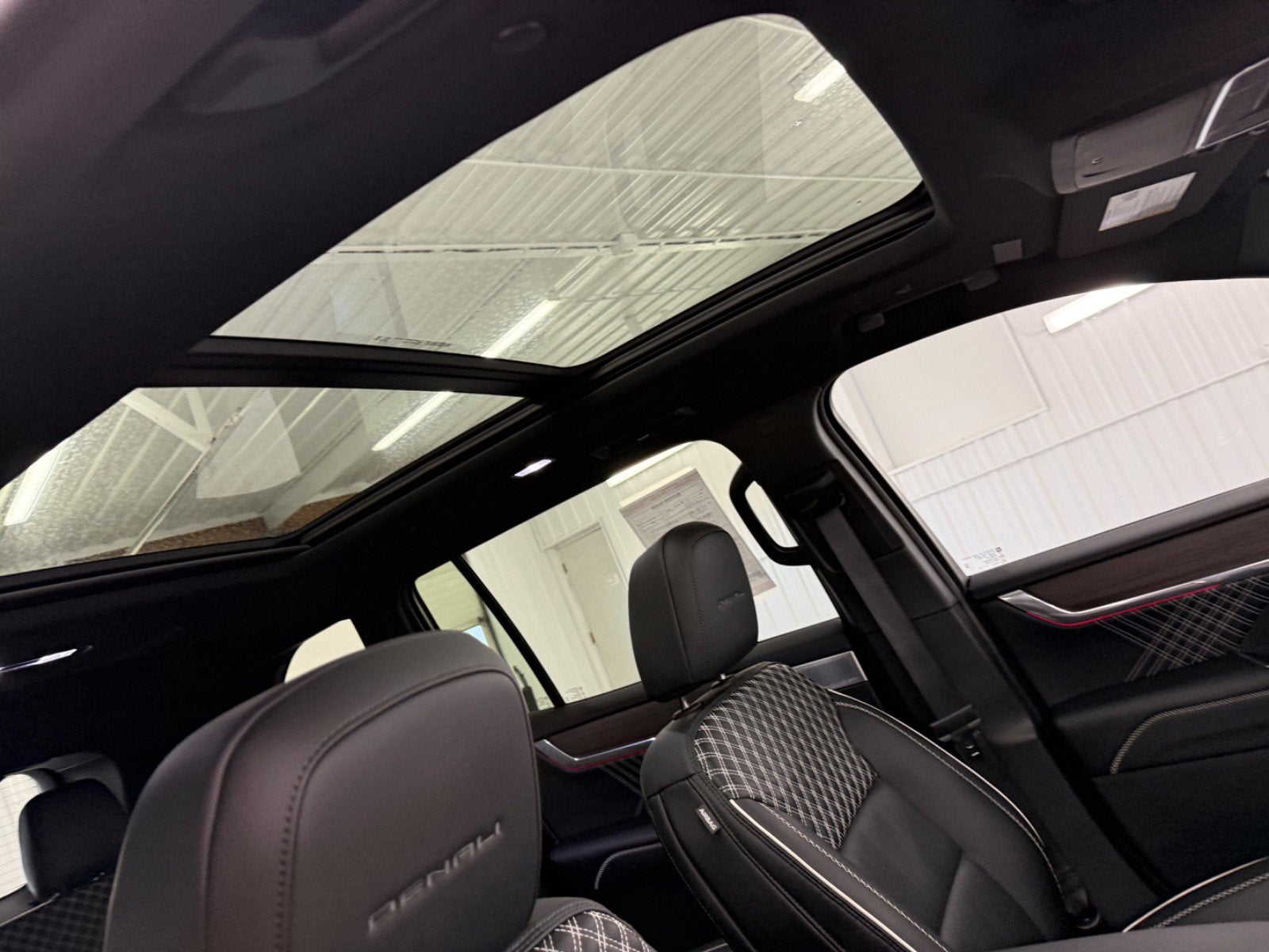 2025 GMC Acadia AWD Denali