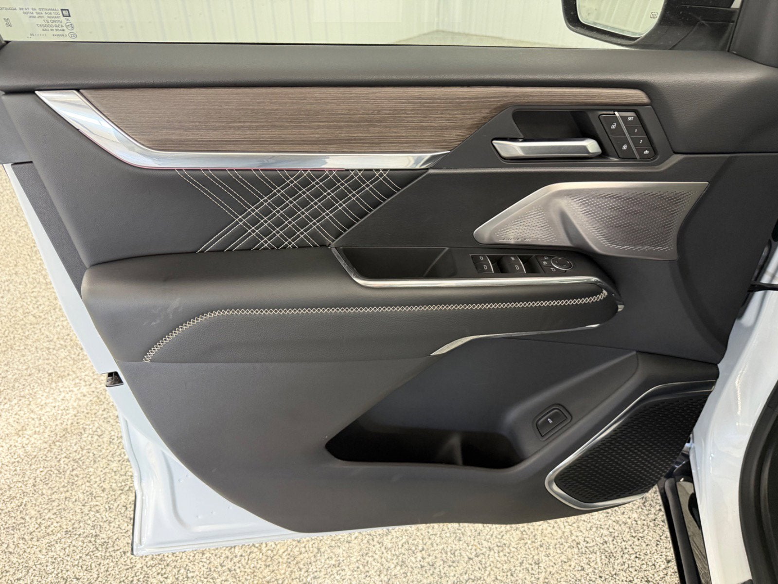 2025 GMC Acadia AWD Denali