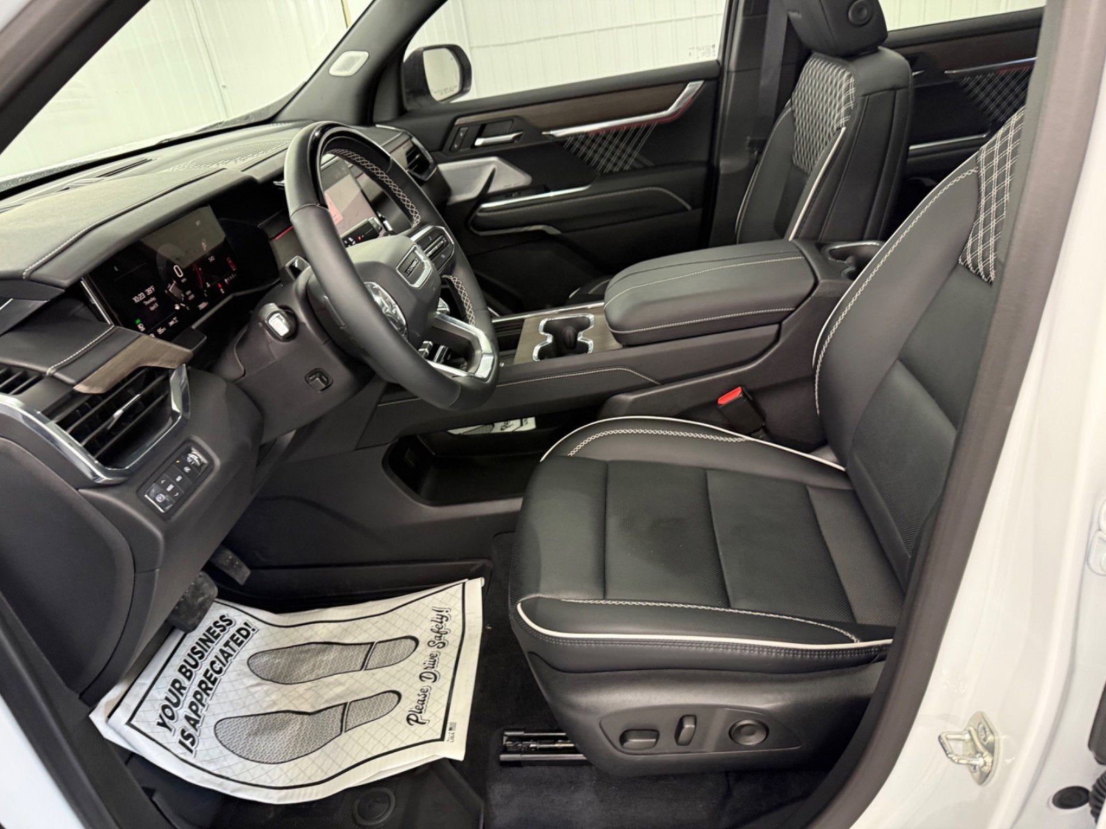 2025 GMC Acadia AWD Denali