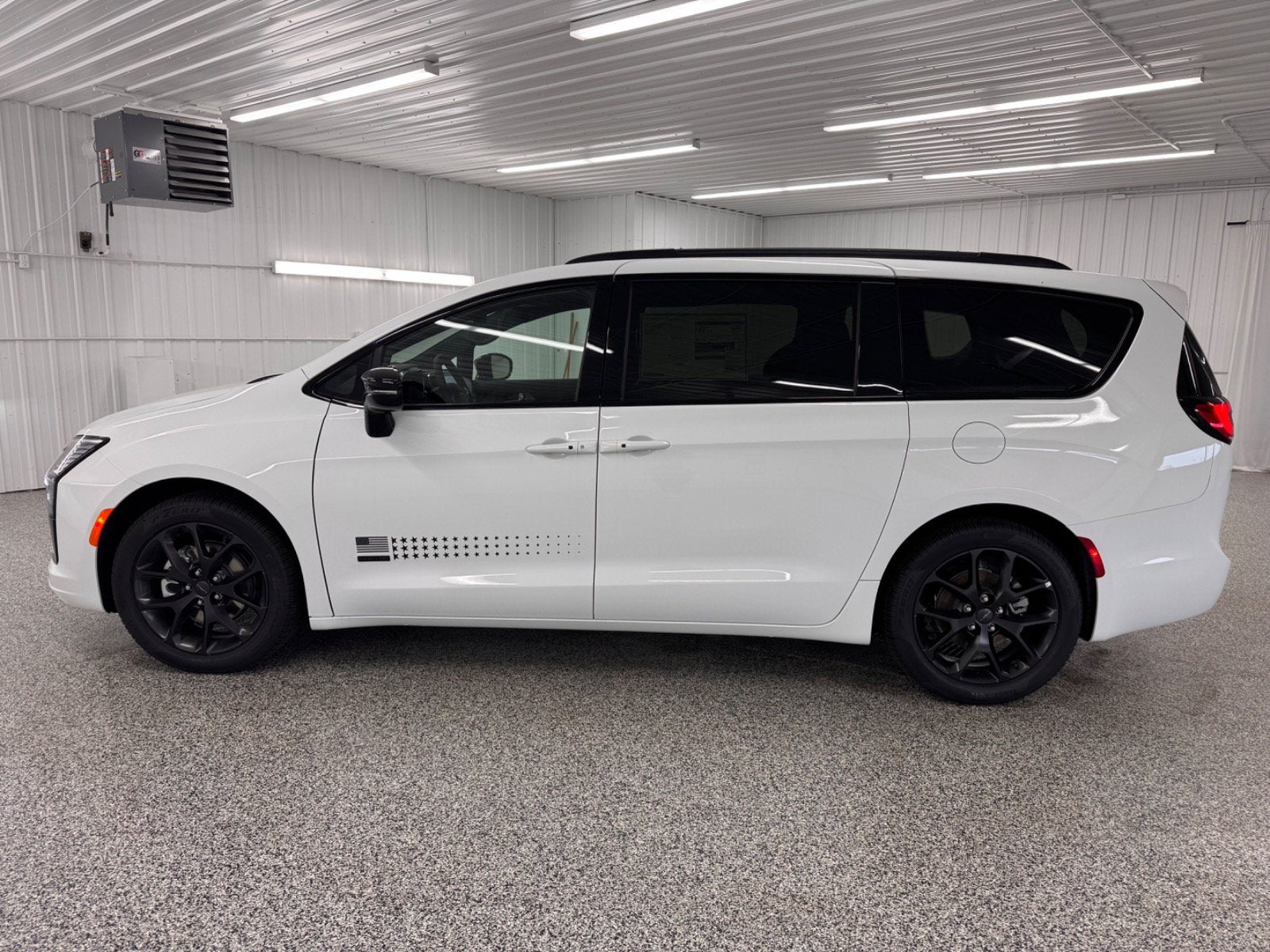 2027 Chrysler Pacifica Select