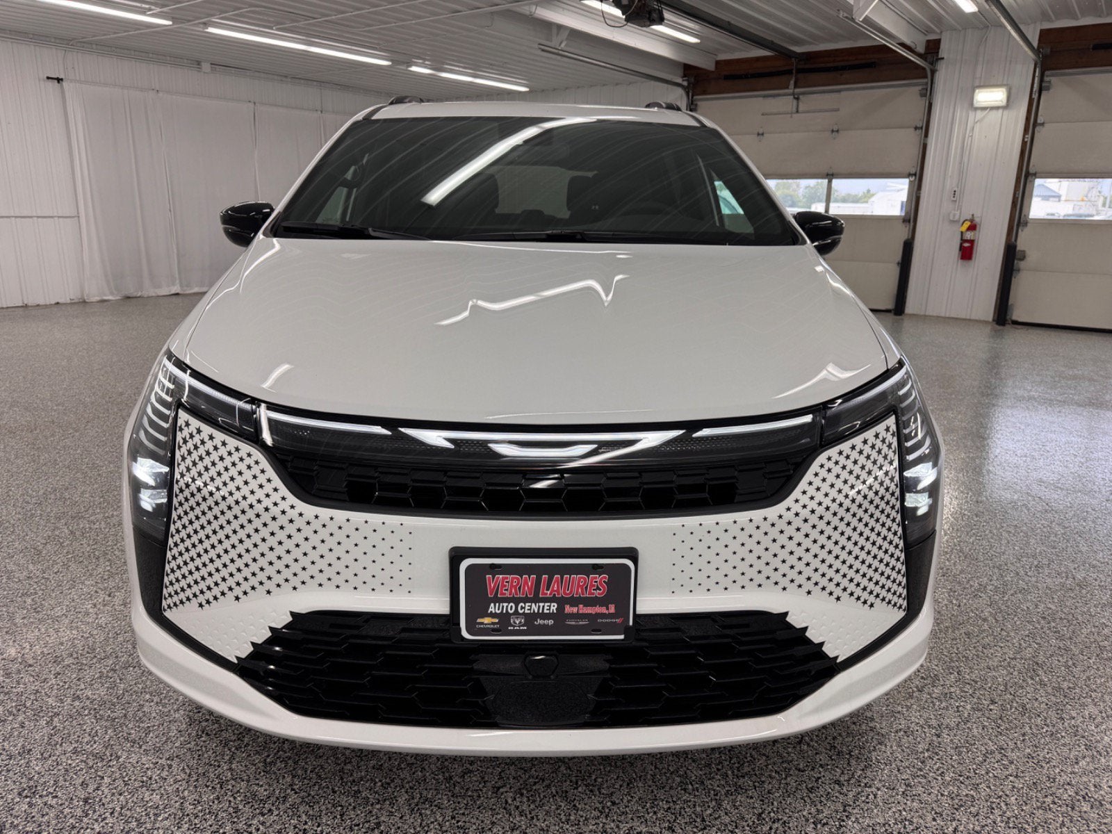 2027 Chrysler Pacifica Select