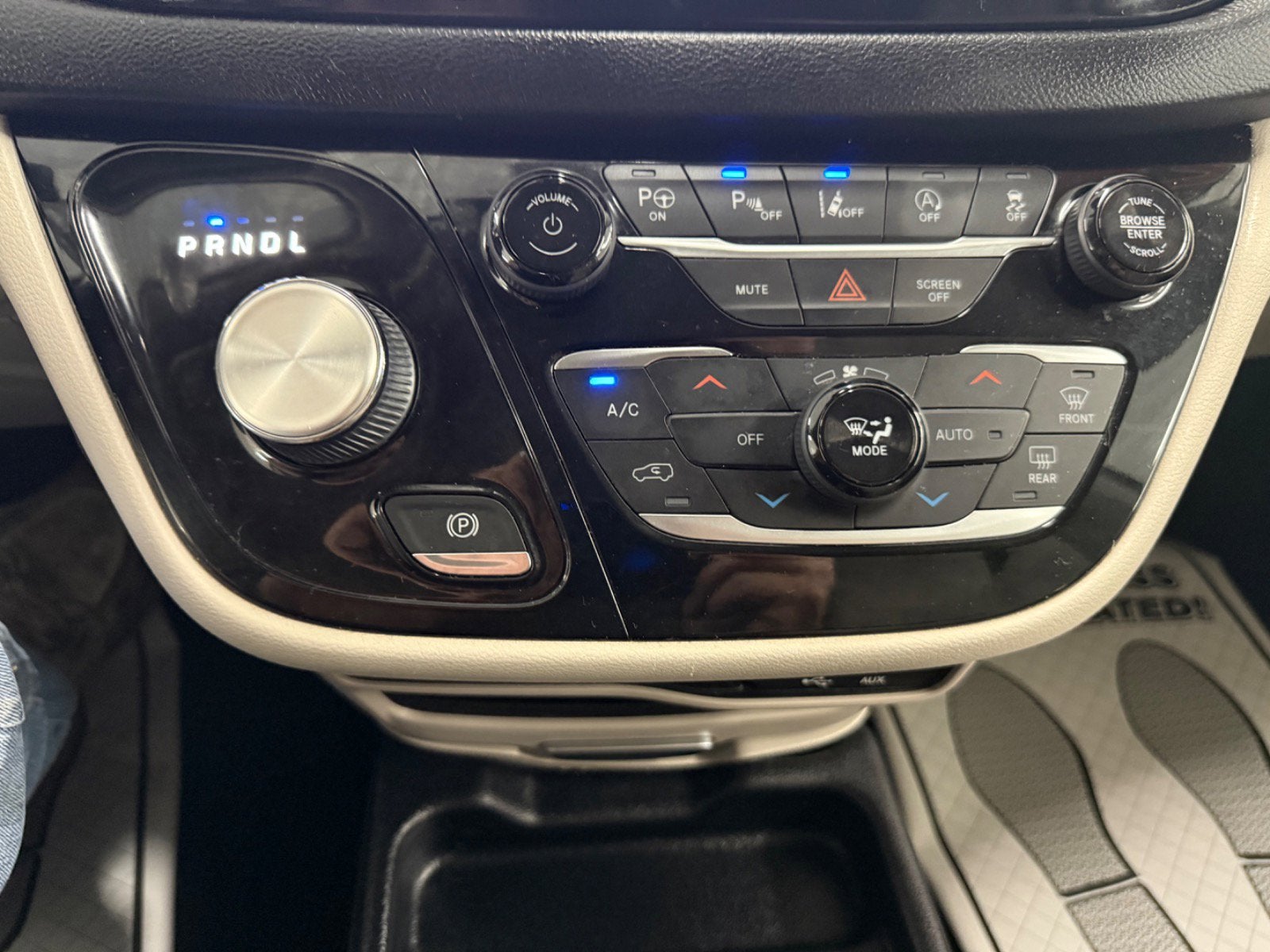 2020 Chrysler Pacifica Touring L
