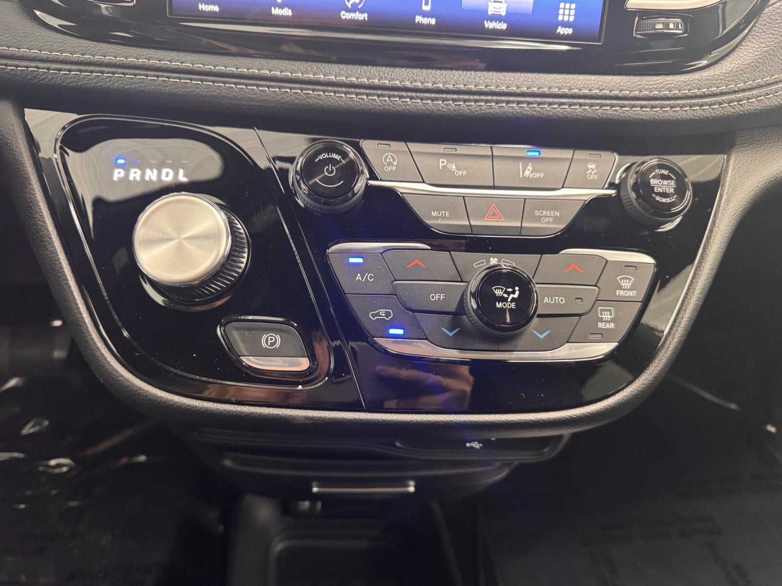 2027 Chrysler Pacifica Select