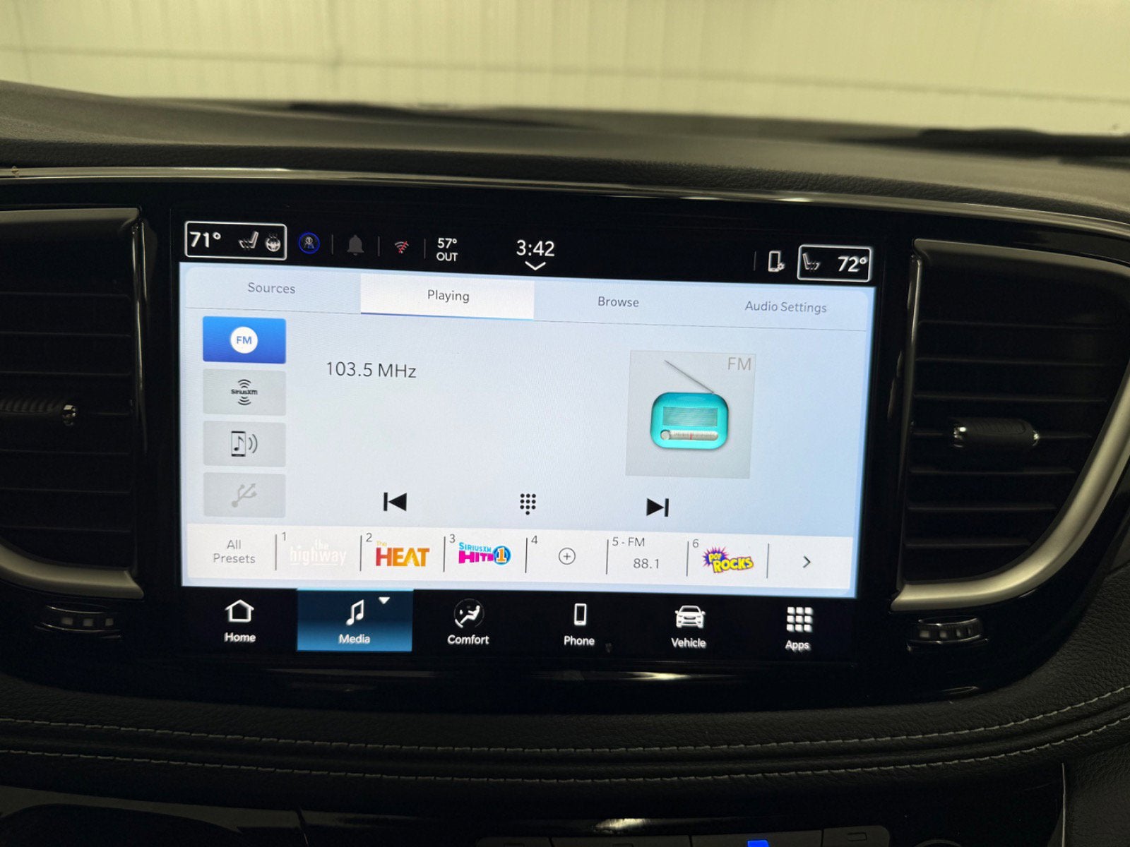 2026 Chrysler Pacifica Select