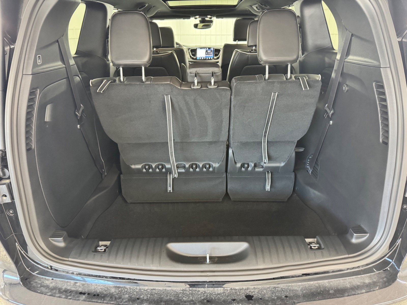 2027 Chrysler Pacifica Limited