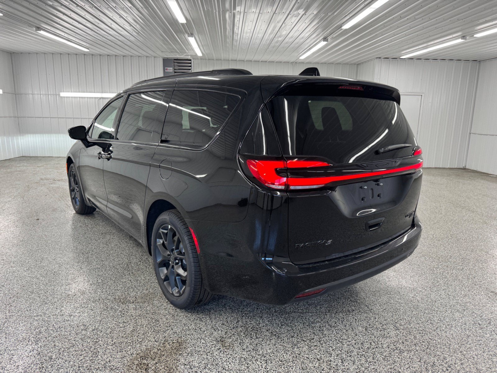 2027 Chrysler Pacifica Limited