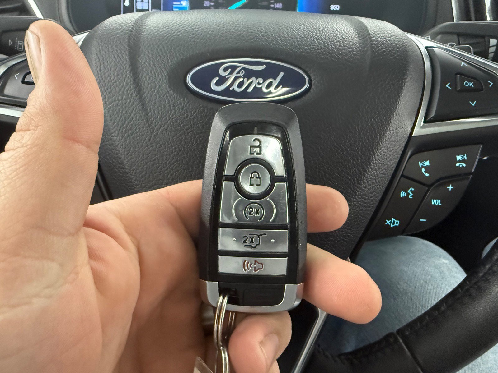 2022 Ford Edge Titanium