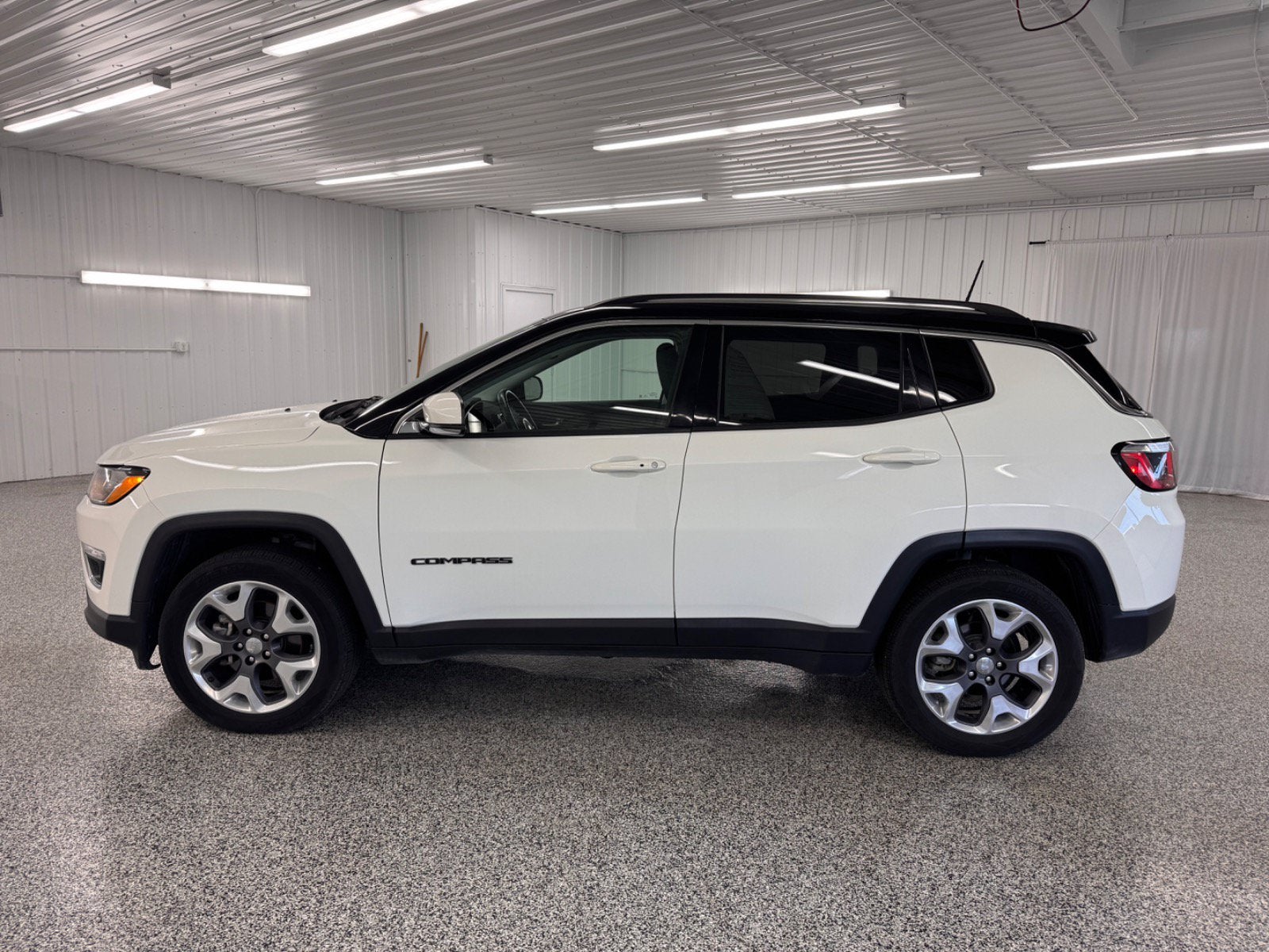 Used 2018 Jeep Compass Limited with VIN 3C4NJDCB6JT180290 for sale in New Hampton, IA