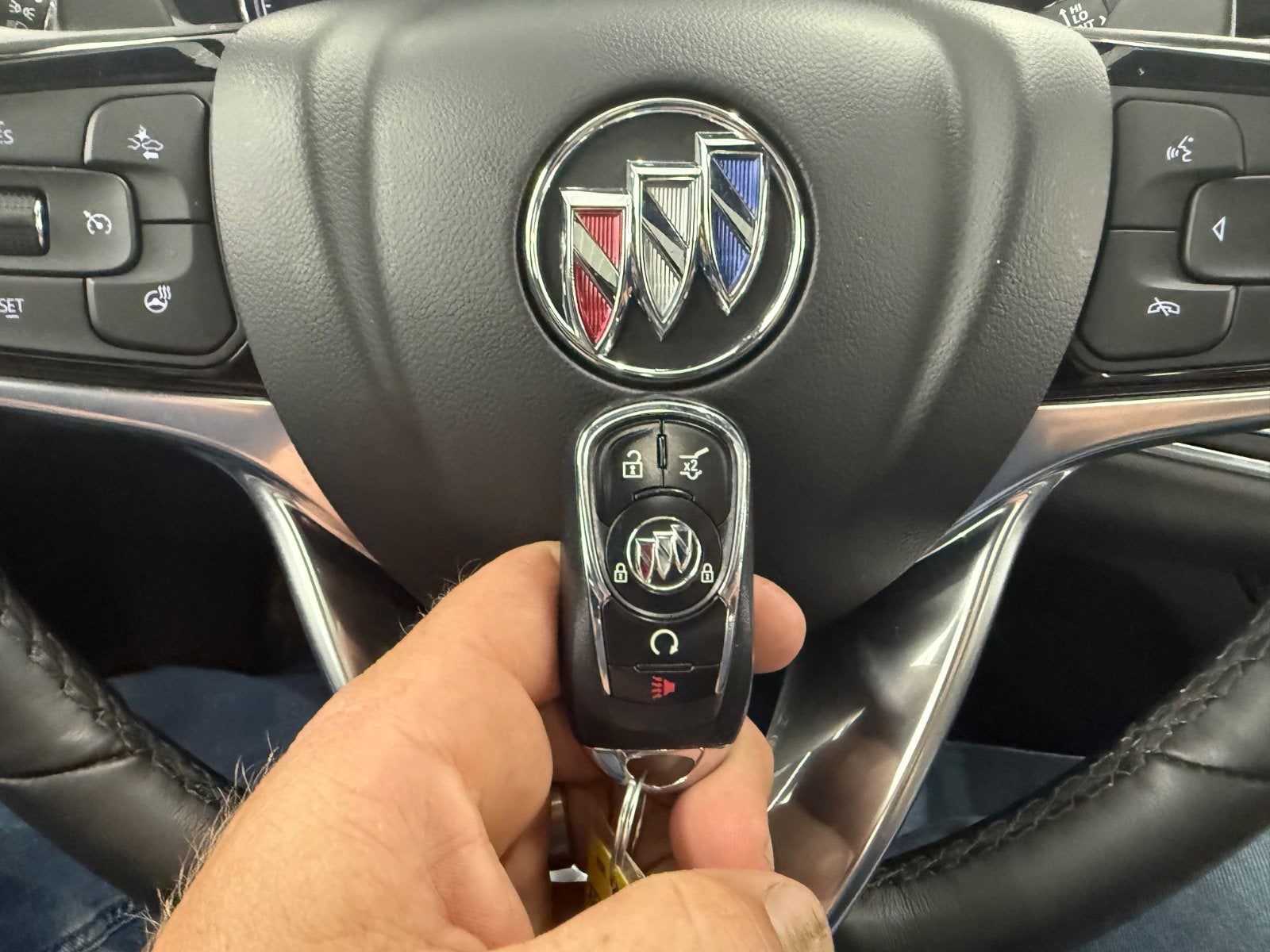 2024 Buick Enclave Essence